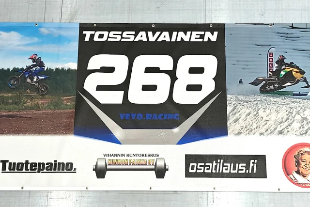 Meiltä saat monipuolisesti tarrat, kyltit, opasteet, mainosteippaukset, vaatteet ja banderollit sekä monta muuta painoalan tuotetta.

Käyttämällä laadukkaita materiaaleja, voimme taata toimivat ja kestävät tuotteet käyttökohteen mukaan.

Valmistamme kaikki tuotteemme ammattitaidolla pääkaupunkiseudun kyljessä Veikkolassa ja toimitamme tilauksesi perille luotettavasti ympäri Suomen ja Euroopan.

Ota meihin yhteyttä ja katsotaan yhdessä tarpeisiisi sopiva ratkaisu!

Lue lisätietoja kotisivuiltamme ja tilaa tuotteet kätevästi suoraan verkkokaupastamme osoitteessa https://www.tuotepaino.fi

#tuotepaino #mainospainatus #tarrat #kyltit #opasteet #työvaatteet